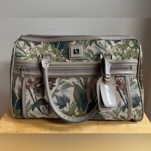 Leisure Vintage Tapestry Overnight Carry On Bag Zip Closer Boho Retro Cottagecor